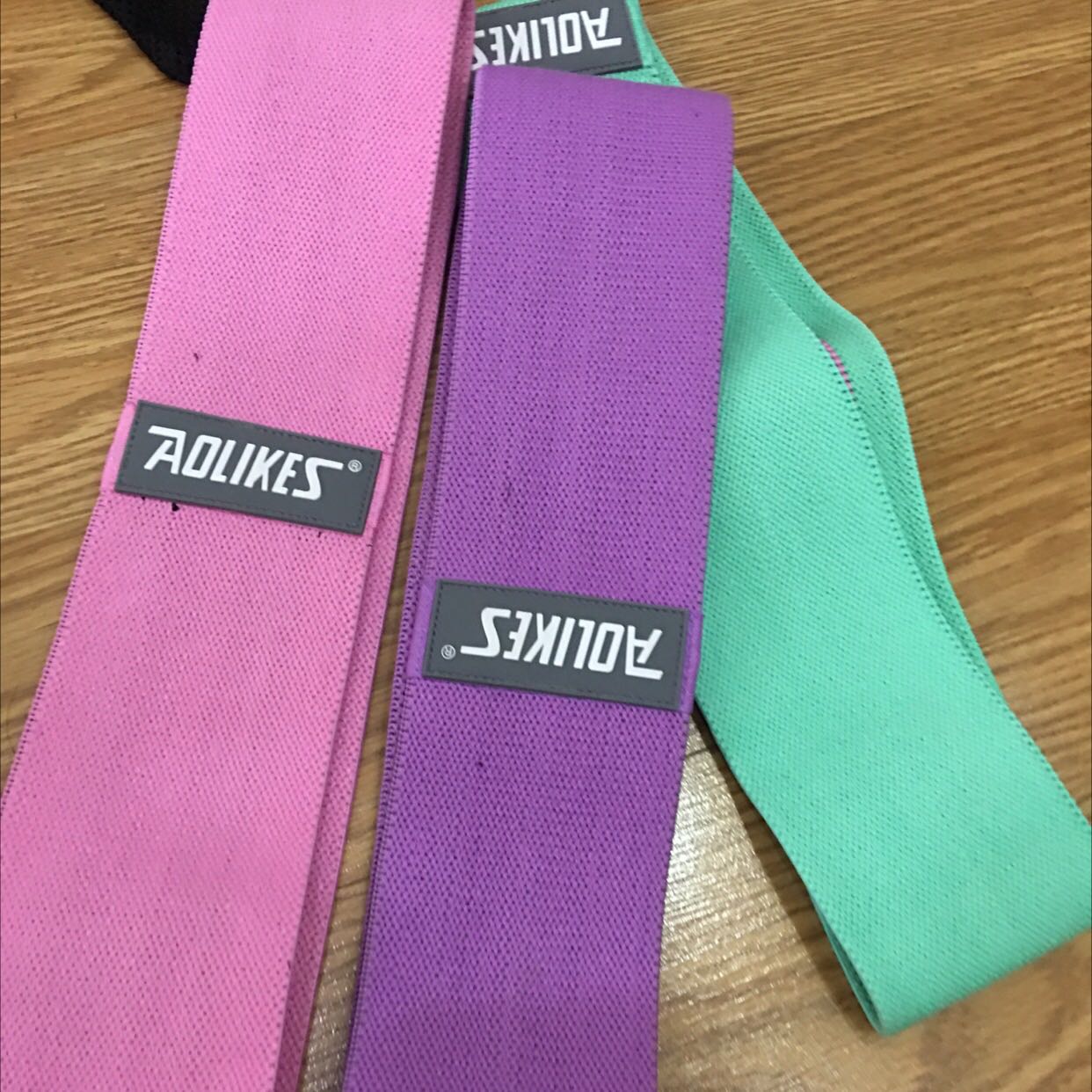 Dây xanh và hồng thì rộng quá, tập thấy quá nhẹ. Dây tím thì độ co giãn ko tốt nên không dùng được. Nói chung nên mua bộ khác Dây xanh và hồng thì rộng quá, tập thấy quá nhẹ. Dây tím thì độ co giãn ko tốt nên không dùng được. Nói chung nên mua bộ khác