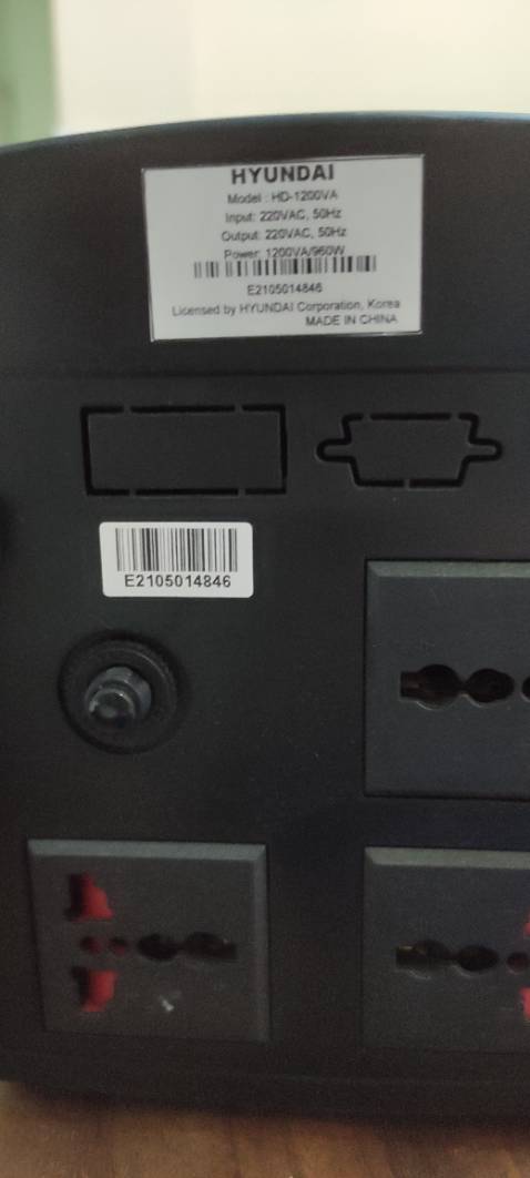 1. Giao hàng cũ, bám đầy bụi trên thân máy và trên dây cắm điện,  hộp móp méo
2. Giao sai mẫu mã, đăng hình 1 đằng, nhận hàng là sản phẩm khác.
3. Ghi trên web là bảo hành 36 tháng, nhưng nhận được tờ giấy báo sản phẩm chỉ bảo hành 12 tháng
4. Quảng cáo là "Đầy đủ CO, CQ" nhưng trong gói hàng chỉ có 3 tờ giấy: 1 tờ giấy hướng dẫn sử dụng sơ sài (đã ngã màu vàng khè do để lâu), 1 tờ giấy bảo hành 12 tháng, 1 tờ giấy đơn hàng của tiki) => Không thấy giấy tờ chứng CO,CQ chứng minh nguồn gốc xuất sứ ở đâu. Hàng Hyundai mà lại "Made in China" !?

Tôi nghi ngờ đây là hàng cũ, không rõ nguồn gốc và chất lượng, đề nghị tiki giải quyết đổi trả hàng cho tôi