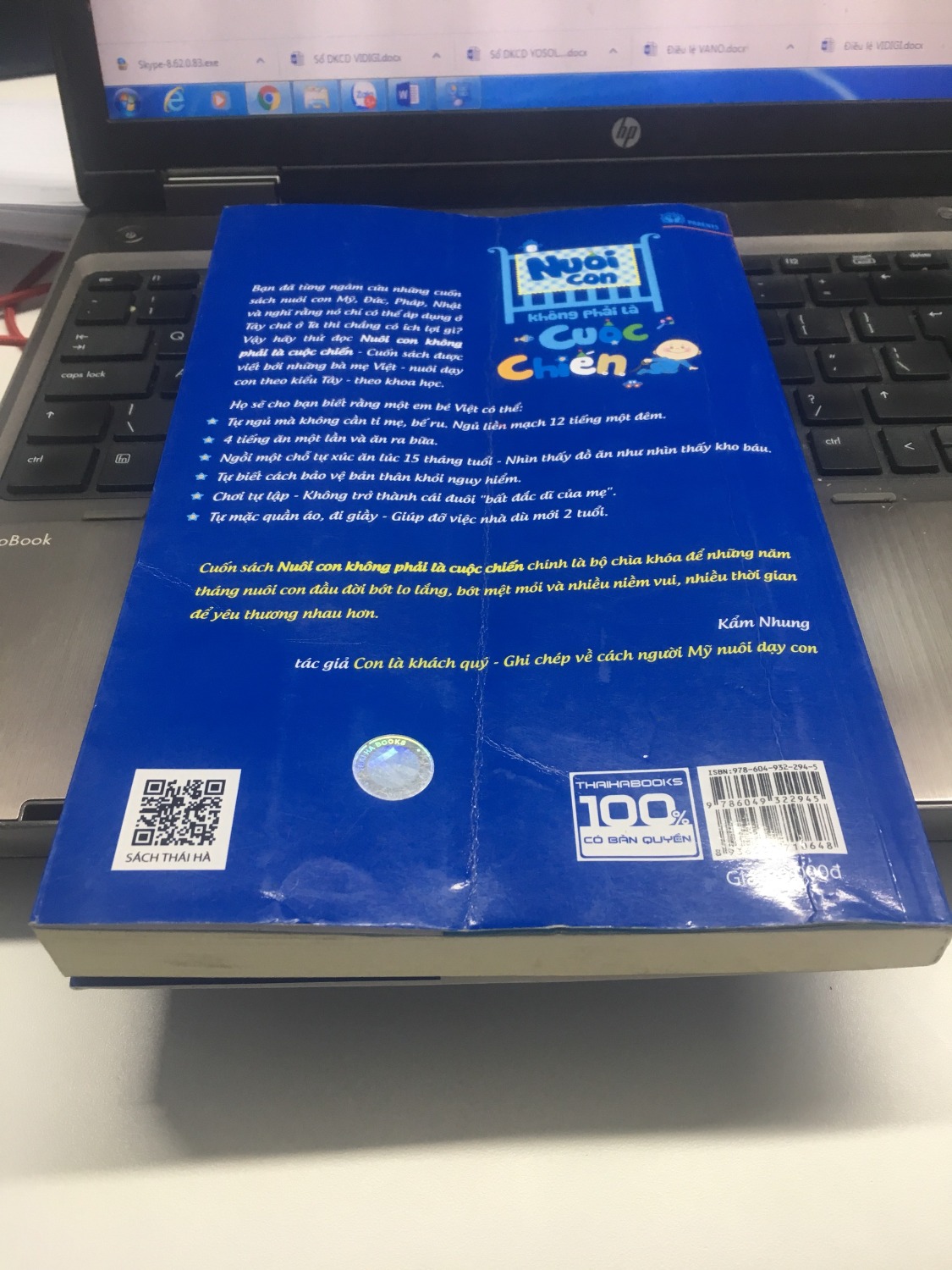 Mình mua sách của Tiki nhưng khi nhận được sách vào sáng nay thấy thất vọng toàn tập vì sách cũ, chắc chắn đã qua sử dụng vì sách đã bị bẩn (cả trong và ngoài), bìa trước và sau bị gập, nhàu nát và nhiều vết xước. Đề nghị  đổi hàng giúp mình. Mình cảm ơn và mong sớm nhận được phản hồi từ Tiki
