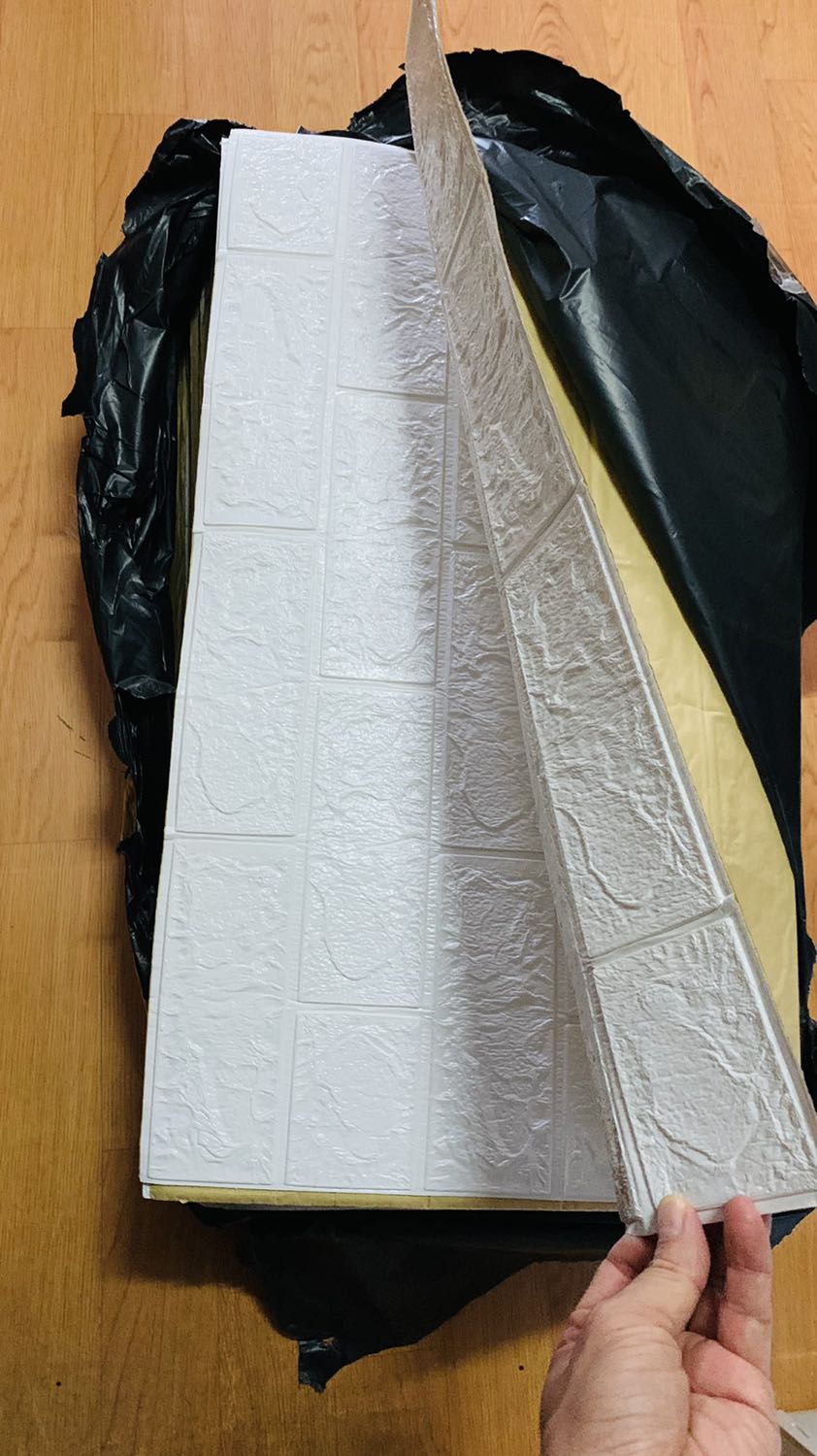 Hàng giao đúng hạn. Sản phẩm thì rất rất mỏng và keo thì không dính, so với những sản phẩm mình đã mua thì rất tệ. Ai muốn mua thì cân nhắc trước nha.