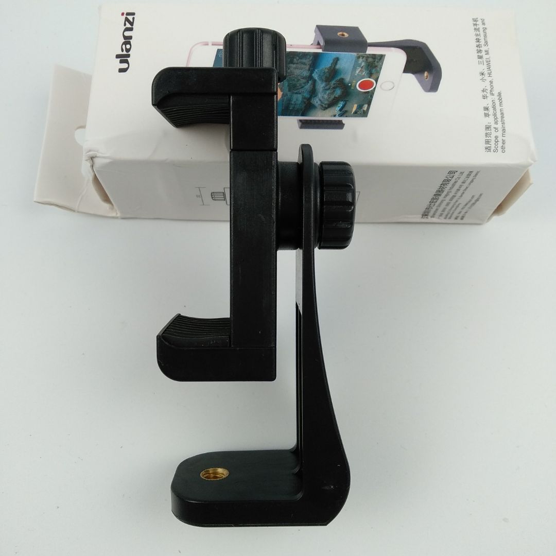 Tôi đã mua 2 cái giống vậy nhưng là hàng no name về sử dụng nhưng không ưng ý do nút vặn lỏng lẻo. Hàng này thì rất hài lòng do thiết kế tốt rất chắc chắn. Giá cao gấp đôi nhưng đáng mua!