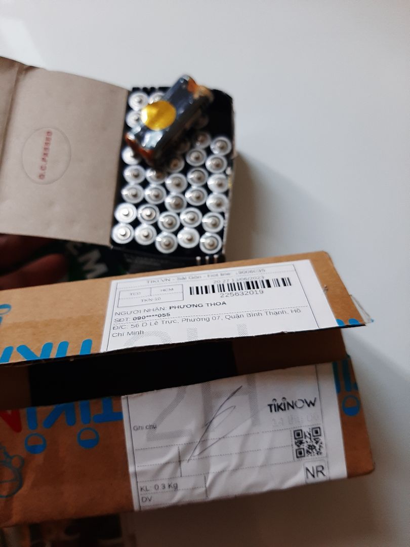 Pin bị sét , bị hư rồi, không sài được Pin bị sét , bị hư rồi, không sài được