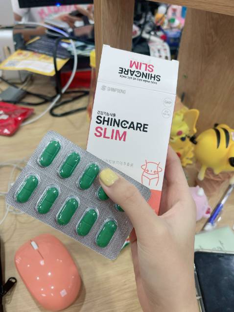 Shop giao nhanh lắm, đóng gói nhìn cực kỳ cẩn thận, ấn tượng luôn! Bao bì thiết kế đẹp, xịn. Uống mấy cái giảm cân trước cứ mệt người và k có sức nên hy vọng sản phẩm này sẽ phù hợp cơ địa của mình. Cho shop 5✨ luôn! À, quà tặng là túi Eco xịn lắm, không phải tặng qua loa đâu. Shop giao nhanh lắm, đóng gói nhìn cực kỳ cẩn thận, ấn tượng luôn! Bao bì thiết kế đẹp, xịn. Uống mấy cái giảm cân trước cứ mệt người và k có sức nên hy vọng sản phẩm này sẽ phù hợp cơ địa của mình. Cho shop 5✨ luôn! À, quà tặng là túi Eco xịn lắm, không phải tặng qua loa đâu.