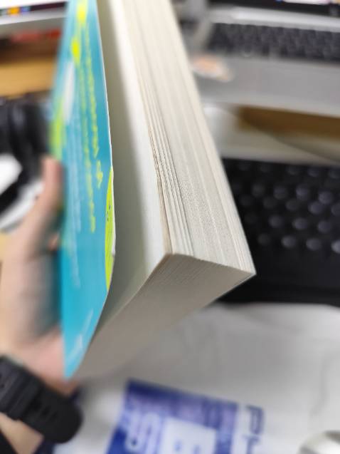 Sp nhìn cũ, góc bìa còn bị bong nữa