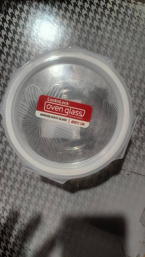 Dày dặn,chất lượng .Rất xứng đáng để mua ạ.Nhìn thủy tinh đảm bảo,an tâm hẳn