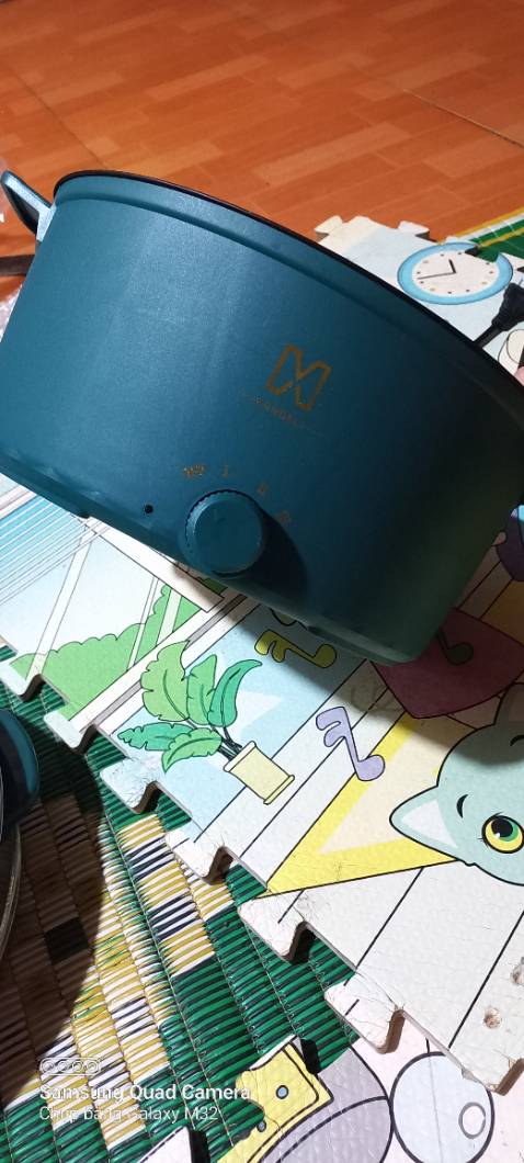 Giao hàng không đúng mẫu quảng cáo trên ảnh, hình ảnh thực tế. Độ hoàn thiện kém. Khá ọp ẹp. Yêu cầu đổi lại 
Lh. ***