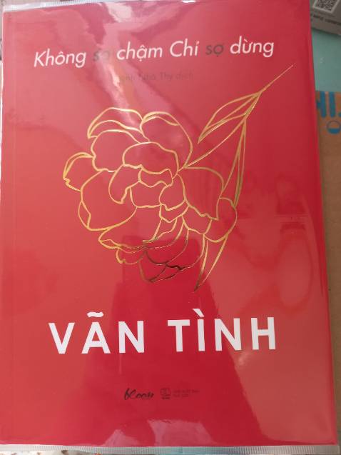 Sách đẹp lắm nha, cầm nặng tay, font chữ trong sách mình rất thích. 
Nội dung: mới mua về nên chưa đọc, mình vô tình đọc được trích dẫn khá hay của sách trên *** Bloom Books, cảm thấy quyển sách cần thiết cho bản thân nên mua về đọc thử. 
Giao hàng rất nhanh chóng.