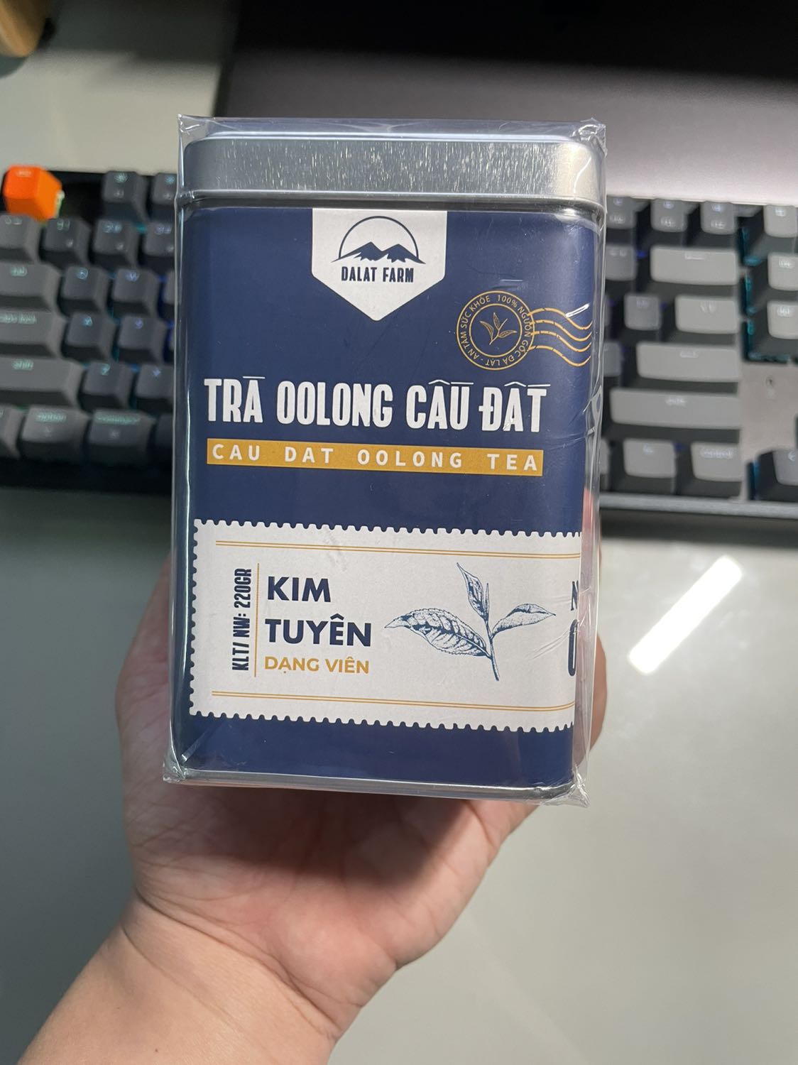 Trà thơm. Nhưng lọc thấy cặn nhiều nếu so với trà ôlong (cùng lượng pha sẽ thấy rất nhiều cặn).