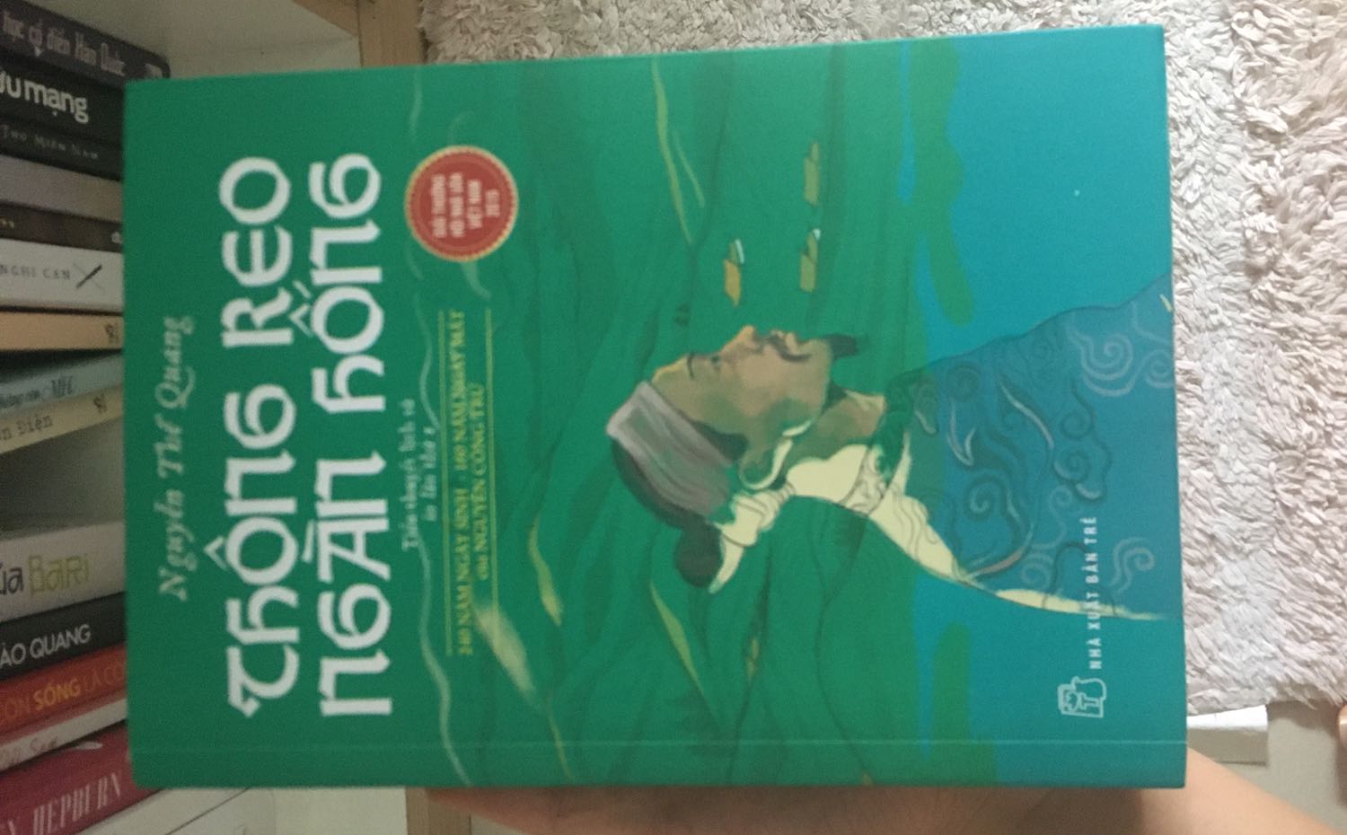 Sách tiểu thuyết lịch sử nên rất dễ đọc k ngán, rất cuốn hút. Sách viết về cụ Nguyễn Công Trứ, thật sự rất nhiều giá trị trải dài qua 3-4 đời vua thời Nguyễn. Khí chất khẳng khái, tài năng, hết lòng vì dân, đọc xong rất kính trọng cụ luôn. 
Đọc và yêu thêm đất nước mình