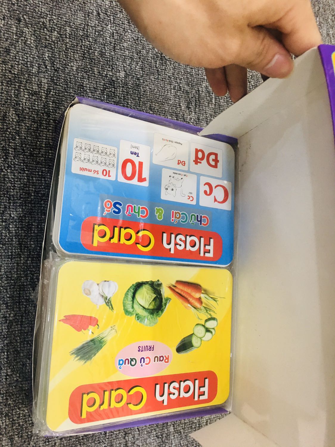 Sản phẩm t nhận được rất ok nhé 
Thẻ dầy, màu sắc bắt mắt. Nhiều chủ đề mới lạ
Nói chung rất đáng mua
Tiki còn giao hàng nhanh hơn cả thời gian dự kiến
Người giao hàng thân thiện
Sẽ ủng hộ shop nhiều hơn nữa nha
Bye bye