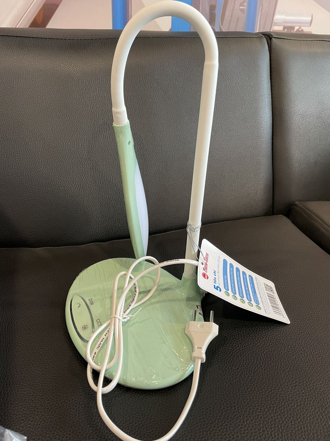 Sao lại giao hàng màu này. Nhưng nhìn cũng ok hài lòng