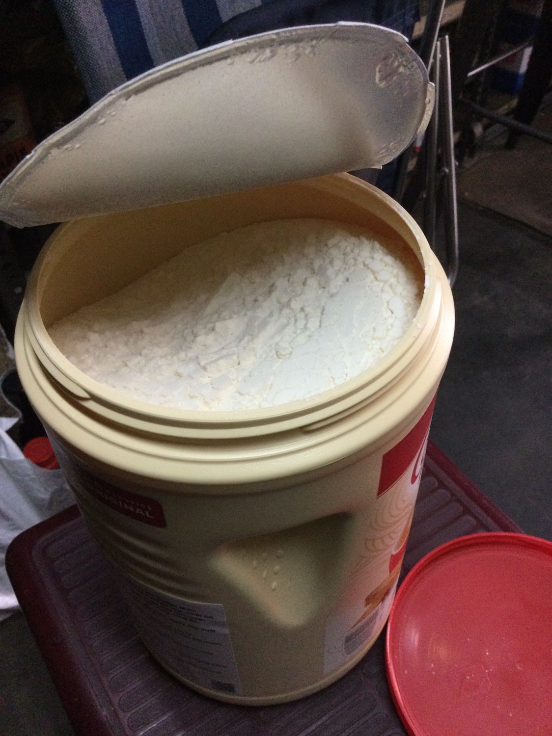 Đây là (BỘT KEM PHA CÀ PHÊ )chứ kg phải là bột cà phê hòa tan như quảng cáo nha 
Nhà bán đã đăng thông tin sai sự thật, *** dối khách hàng,cảm thấy rất là thất vọng