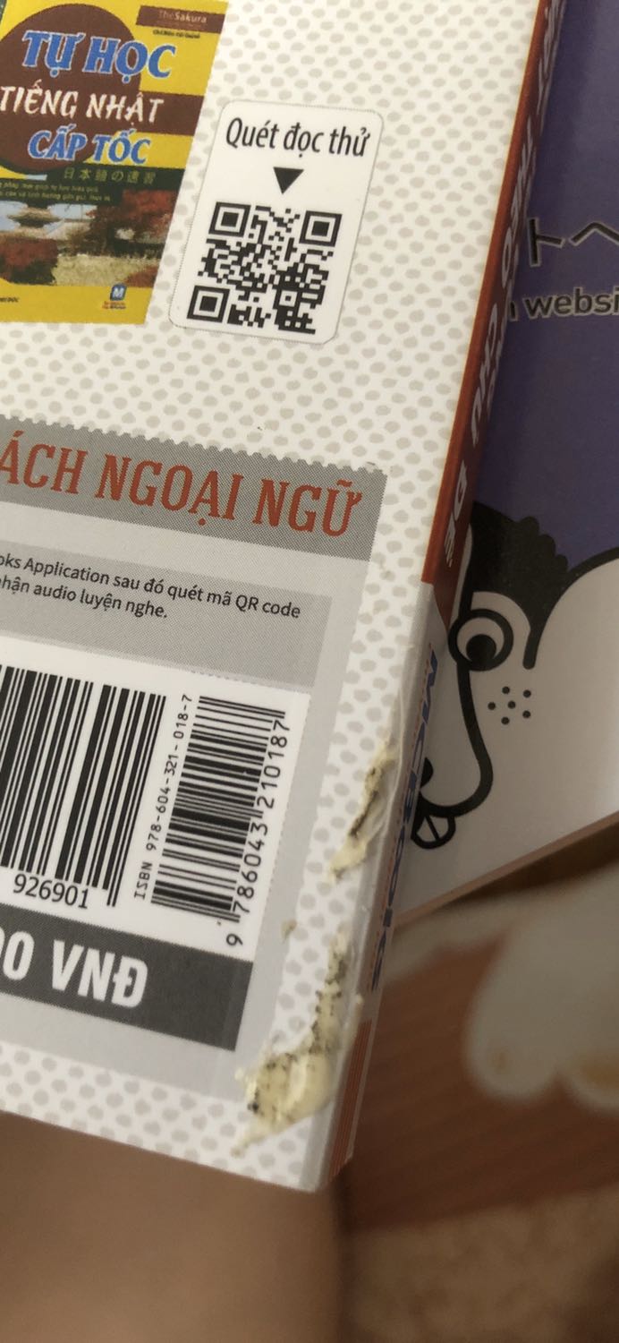 Sản phẩm xứng đáng cho bạn đầu tư vào để có thể học tốt tiếng Nhật, tuy nhiên phần sau sách bị bong tróc nên hơi buồn