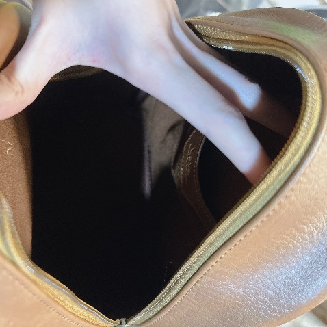 Ngoài nhìn xinh lắm lun á shop nên mua nha