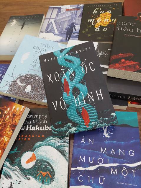 Tài khéo của giáo sư Yukawa cùng với duyên số của vị thám tử khi nắm trong tay manh mối duy nhất đã giúp cánh sát lần ra bí mật của vụ án. Đi sâu vào nội tâm, những ẩn ức của con  người vốn luôn là thế mạnh của tiên sinh Keigo.