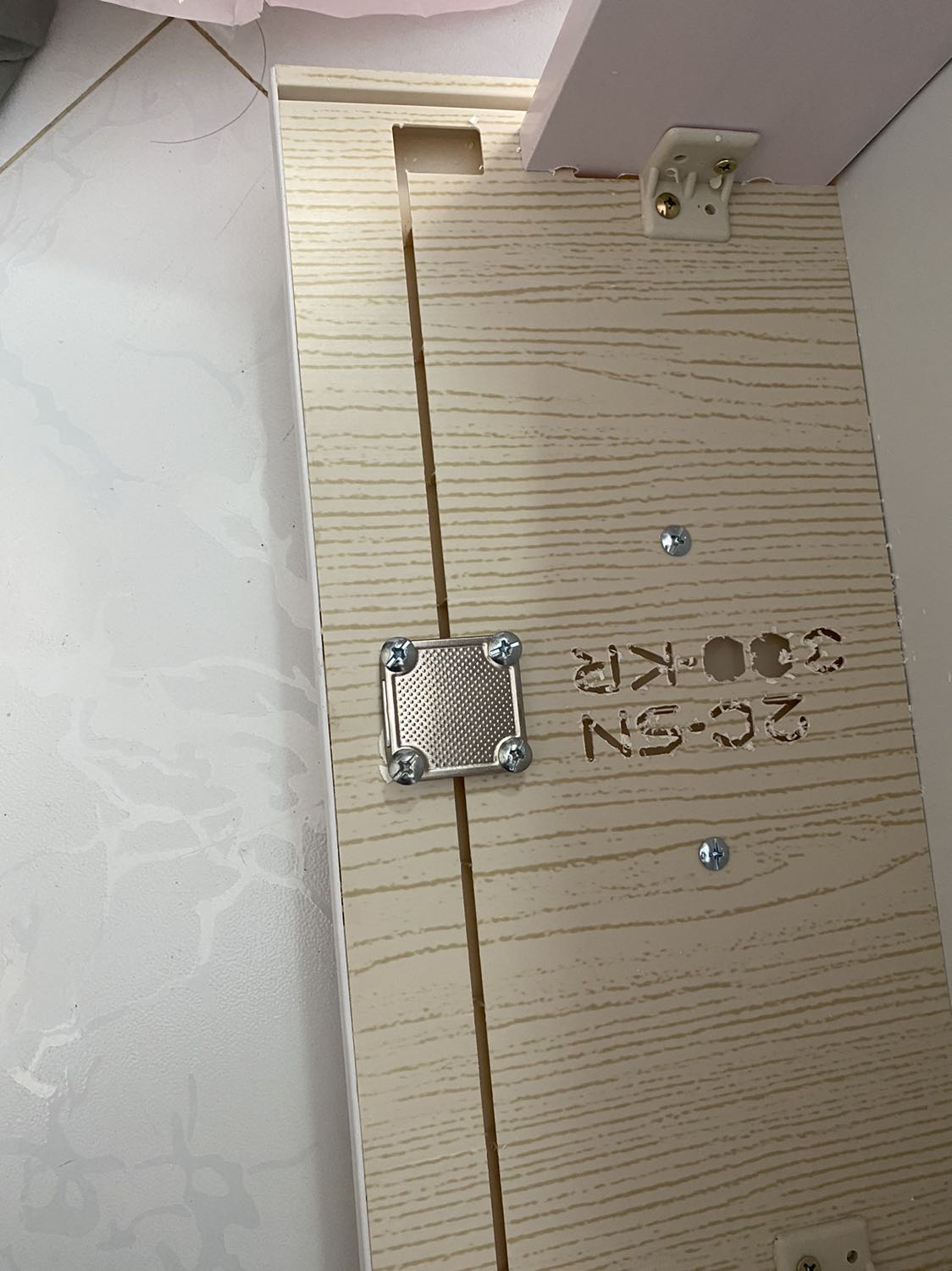 Ai mua sẽ ôm cục tức vào người nhé! Thêm cái nữa Tiki giải quyết cũng cực  kỳ chậm. Tóm lại ai mua sẽ hối hận nhé!