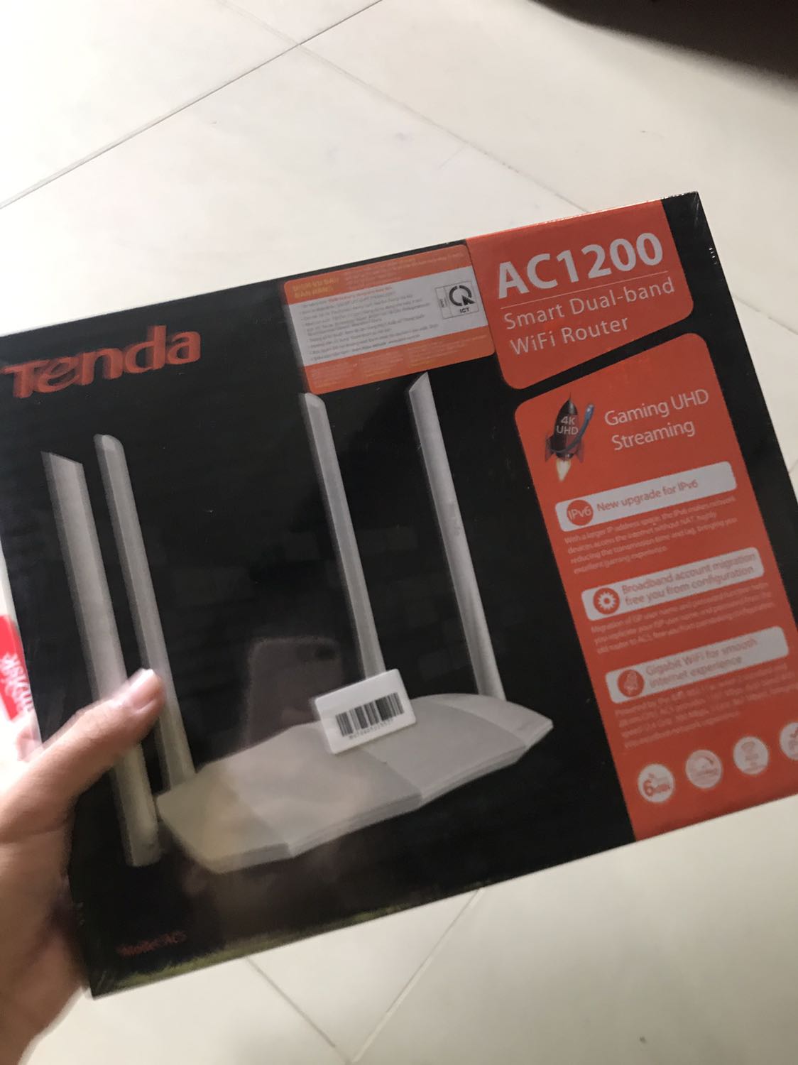 Sản phẩn còn nguyên seal đóng gói cẩn thận, cực kì thích tiki ở khoản này mọi người yên tâm mua hàng nhé