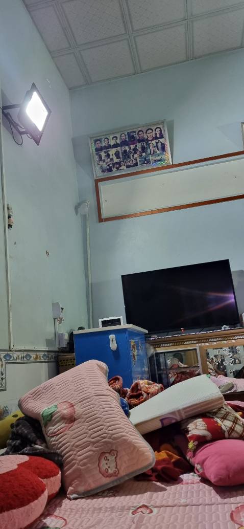 Đèn năng lượng mặt trời. Rất sáng mẫu đẹp. Ok