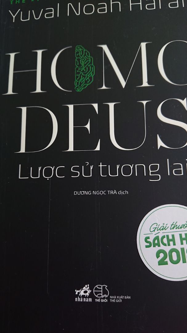 Giao đúng hẹn, nhưng thiếu postcard. Hình thức sách trầy xước khá nhiều.