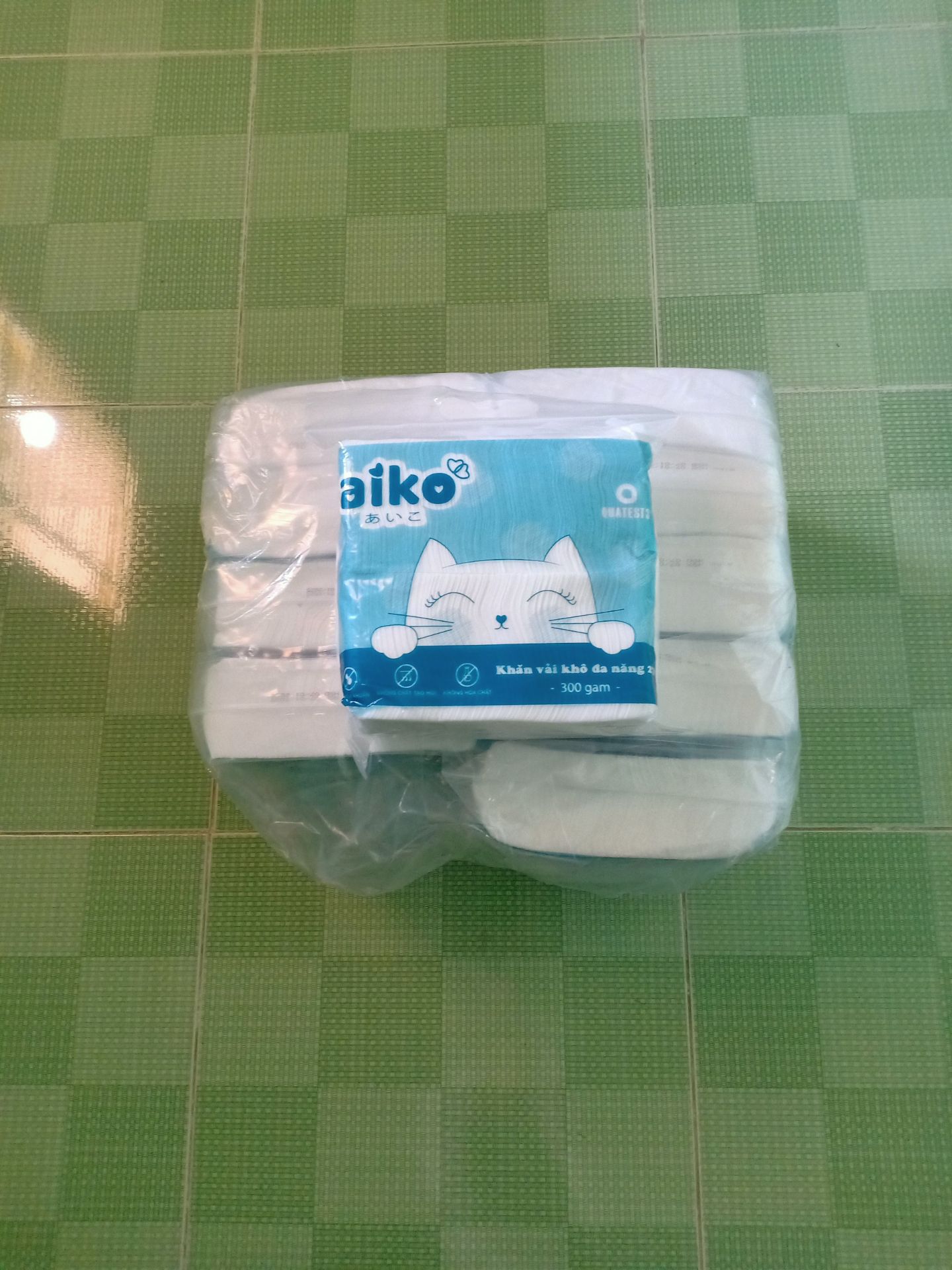 giao hàng đúng hẹn, shipper nhiệt tình. khăn dày tốt. dùng cho bé rất thích