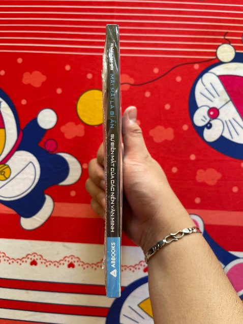 Tuyệt vời !
Sách được đóng gói rất cẩn thận : bọc kính và bọc chống xốc đầy đủ , còn tấn 2 đầu hộp do sách nhỏ .
Sách mới và đẹp .