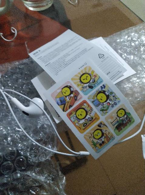 Mua lần 2 do mình làm đứt dây, mua lại vì âm thanh êm tai, giá hợp lý, lần nào shop cũng tặng sticker hết. Iu shop Mua lần 2 do mình làm đứt dây, mua lại vì âm thanh êm tai, giá hợp lý, lần nào shop cũng tặng sticker hết. Iu shop