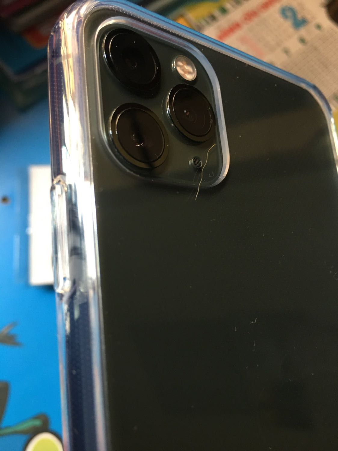 Ốp iPhone 11 pro max. Cực kỳ hài lòng, ốp trong suốt,các nút bấm nhẹ nhàng,các lỗ đúng thiết kế đt. Đóng gói cẩn thận,giá cả hợp lý. Giao hàng nhanh