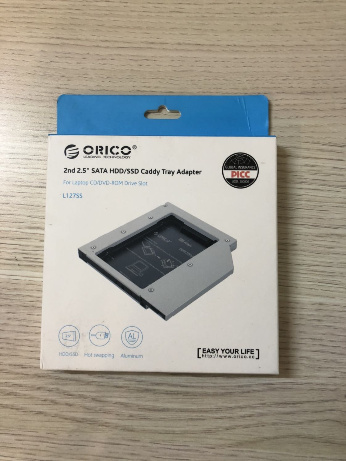 Sản phẩm build chắc, Tiki giao hàng nhanh, tuy nhiên lắp ổ cứng có vẻ không vừa khít và bị cấn nhưng ổ hoạt động ổn. Chỉ có 2 ốc để cố định ổ, ko như mong đợi là 4 ốc. Giá ok.. Sản phẩm build chắc, Tiki giao hàng nhanh, tuy nhiên lắp ổ cứng có vẻ không vừa khít và bị cấn nhưng ổ hoạt động ổn. Chỉ có 2 ốc để cố định ổ, ko như mong đợi là 4 ốc. Giá ok..