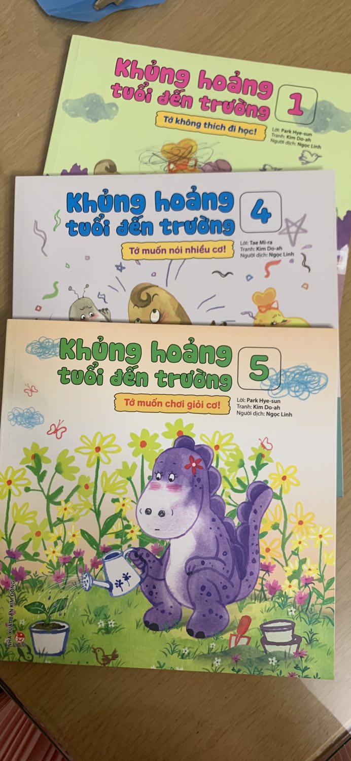 Cùng con vượt qua khủng hoảng buổi đầu đến trường.