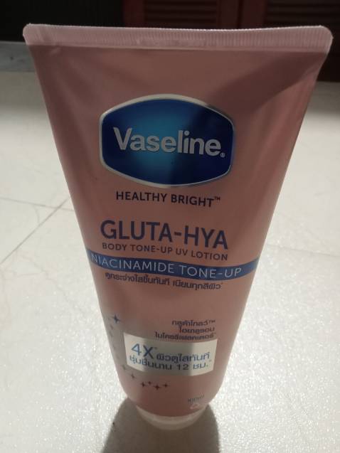 Kem dùng tốt rất nâng tông da