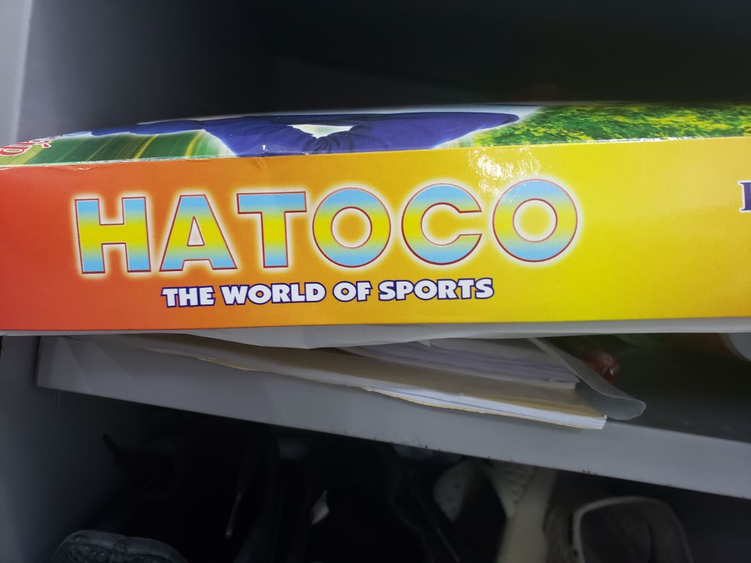 treo đầu dê, bán thịt ***. Rao bán áo hãng "Lion" nhưng giao cho khách hãng "Hatoco". Nhắn tin hỏi thì lại khinh thường khách hàng, k trả lời