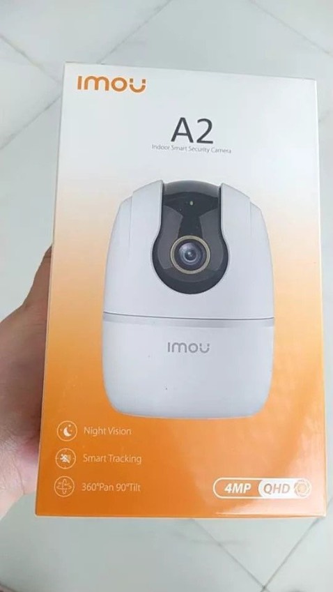 Giao hành nhanh bất ngờ luôn, cứ ngỡ k kịp nhận hàng trước dự kiến, ai ngờ giao đặt hôm trc hôm sau hàng về luôn rồi. 
Bên cạnh đó thì camera chất lượng, đơn giản dễ cài đặt, giá cả phải chăng 👍