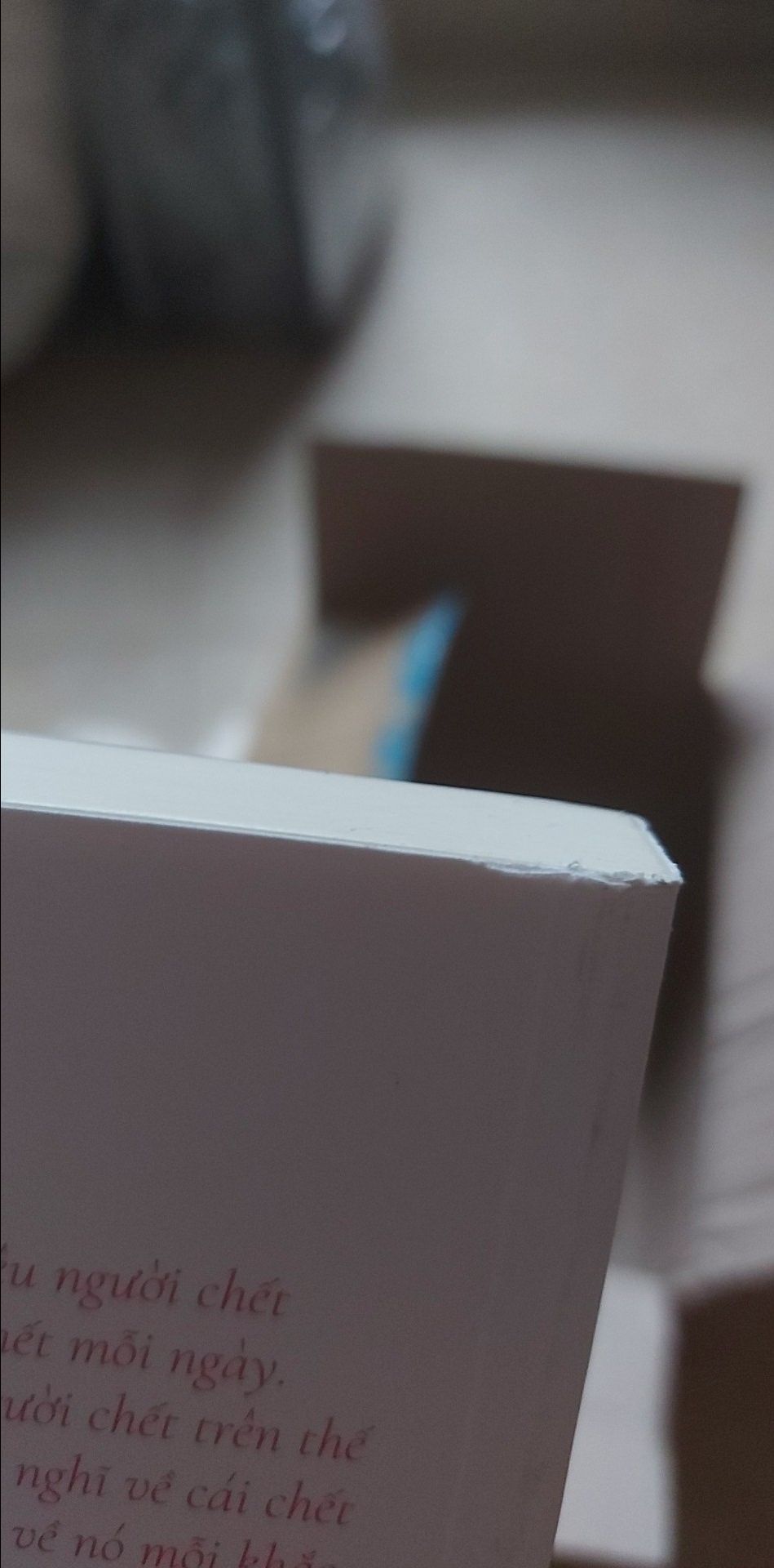 Tiki ơi, mình thật sự rất vui vì nhận được sách sớm, nhưng đã nhiều lần mình nhận được sách trong tình trạng này rồi ạ. Mong Tiki xem xét lại quá trình vận chuyển nhé.

mình sẽ đọc sách và quay lại review chi tiết sau^^