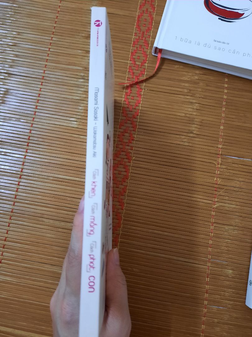 sách hay nhé các mẹ. đọc để biết khen trách mắng sao cho hài hòa phù hợp tâm lý con trẻ. mình đang nghiên cứu dần và điều chỉnh