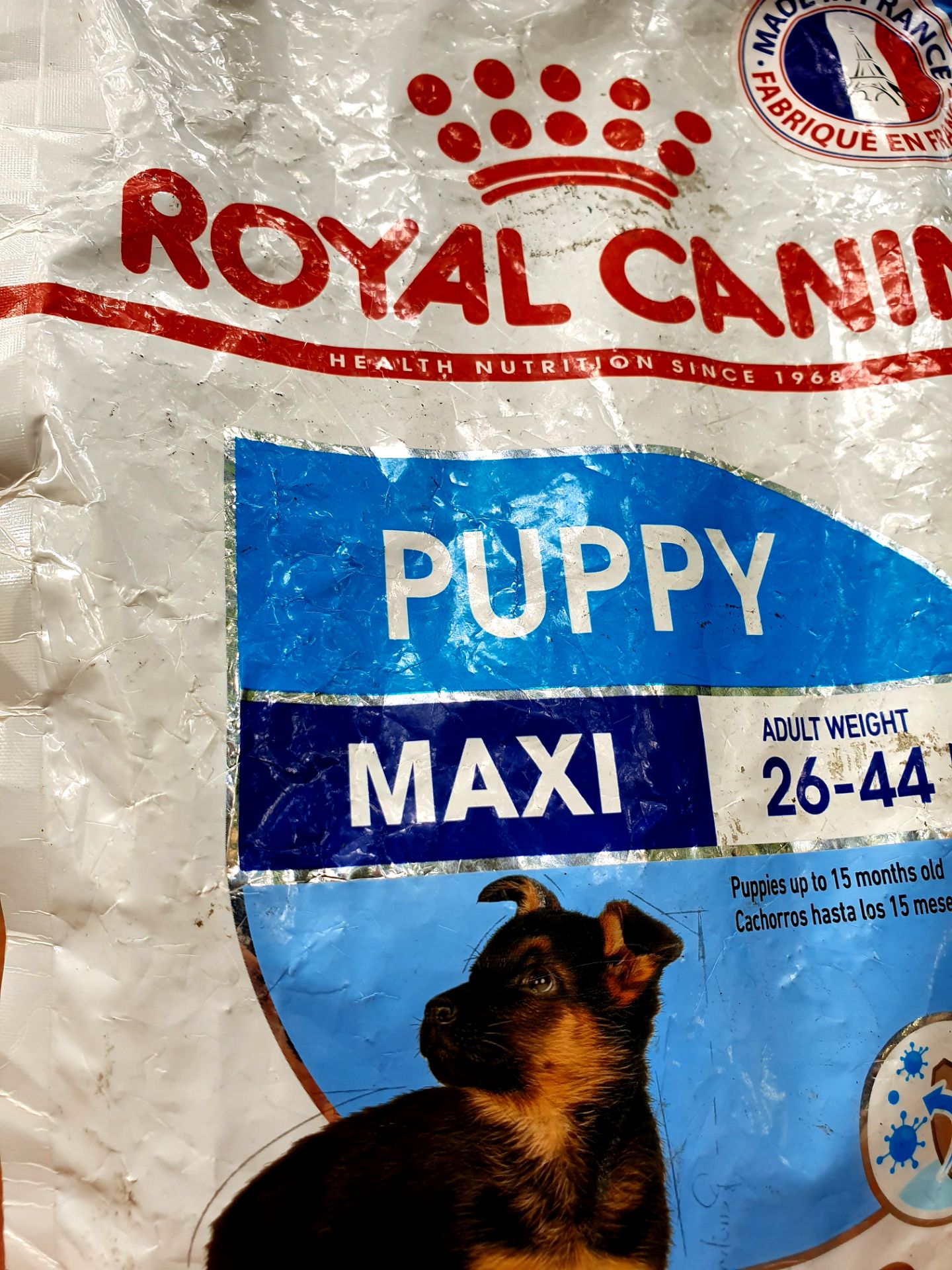 Sản phẩm giao hình thức rất tệ. Bịch bị nhàu nát, lủng lổ li ti. Date cũng khá cận. Thất vọng!