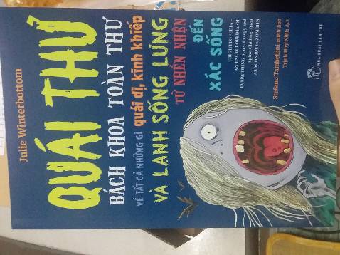 Cách viết và hình vẽ trong sách đều nhắm vào độ tuổi thiếu nhi - thiếu niên nên không hợp cho những bạn muốn tìm 1 cái gì đấy rùng rợn, đáng sợ thật sự, cuốn này chỉ nên đọc chơi cho mở mang kiến thức thôi! Nội dung rất đc chăm chút, minh họa phong phú nên dù mình lớn rồi vẫn thấy rất thích, recommend nhé 💖