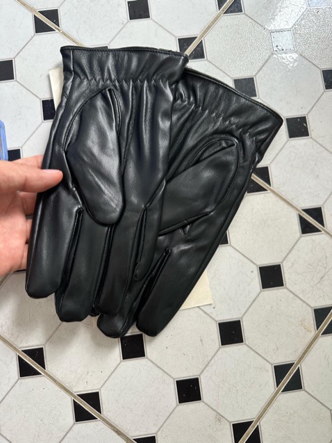 Sản phẩm đẹp như shop mô tả, đeo cấm cảm ứng diện thoại tốt, rất ưng sản phẩm, chống nc tốt, đi mùa đông sản phẩm rất hợp, rất hài lòng về sản phẩm của shop, nam sao nhea shop Sản phẩm đẹp như shop mô tả, đeo cấm cảm ứng diện thoại tốt, rất ưng sản phẩm, chống nc tốt, đi mùa đông sản phẩm rất hợp, rất hài lòng về sản phẩm của shop, nam sao nhea shop