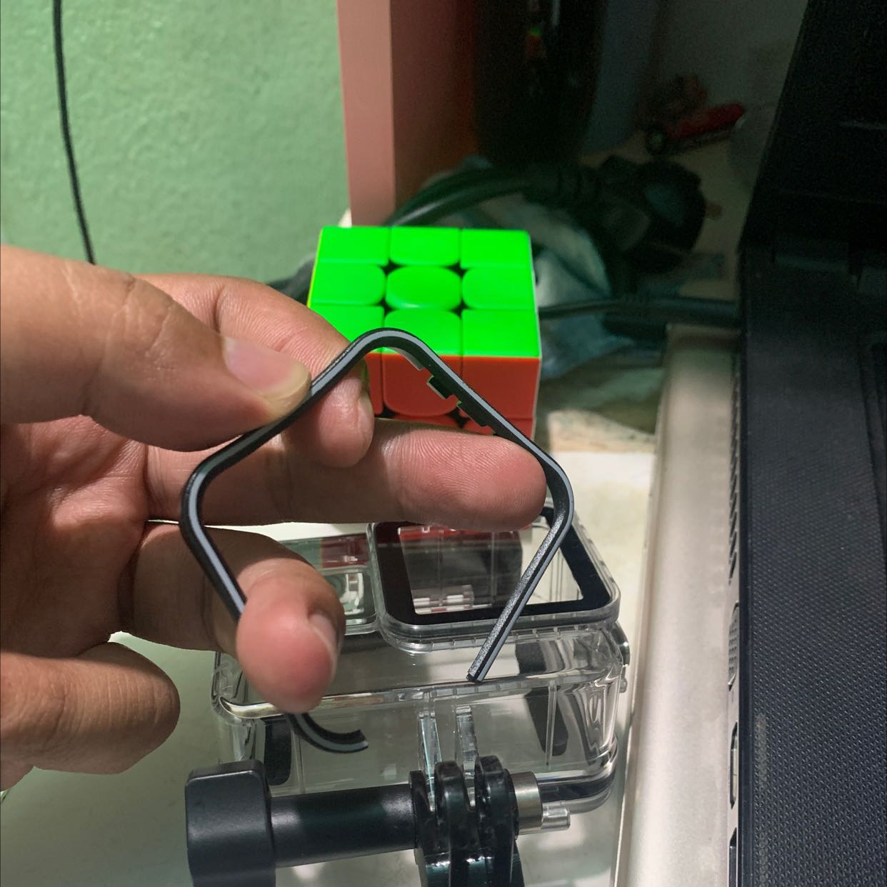 Bị bể mà vẫn giao. Không kiểm tra hàng trước khi giao.