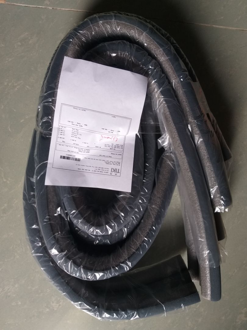 giao hàng nhanh , đóng gói cuộn tròn cẩn thận , không bẽ gãy , sản phẩm đúng như hình