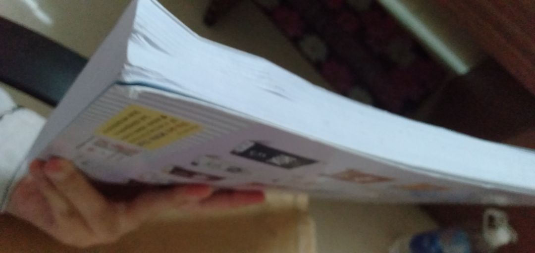 lần thứ hai mua hàng ở tiki thất vọng kinh khủng, tiki giao trễ so với ngày dự kiến một ngày đã không nói. lúc mình nhận đc hàng, cái hộp nát bét, bong ra luôn. sách bên trong cũng bị gãy, bìa sách thì cũ kỹ, trầy xước từa lưa, dịch vụ đổi trả thì k phải lúc nào cũng làm việc và khá lâu.