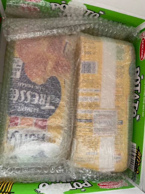 Nhìn cách đóng gói cũng muốn iu luôn, cẩn thận cà trách nhiệm (^.^)