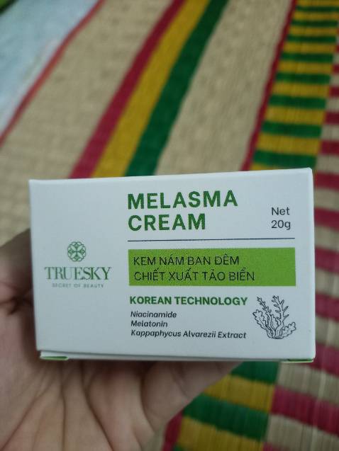 Mới dùng chưa biết sản phẩm giảm thâm nám hay không. Chất kem không bết rít