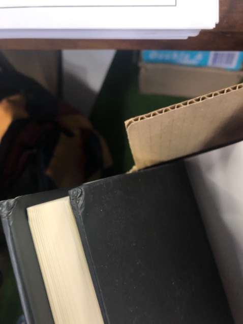 (*) Đánh giá không tính điểm
nhà vận chuyển giao hàng hộp móp méo, tiki đóng hàng trong hộp quá bé chỉ vừa đủ sách, ko chống sốc, sách bị móp góc