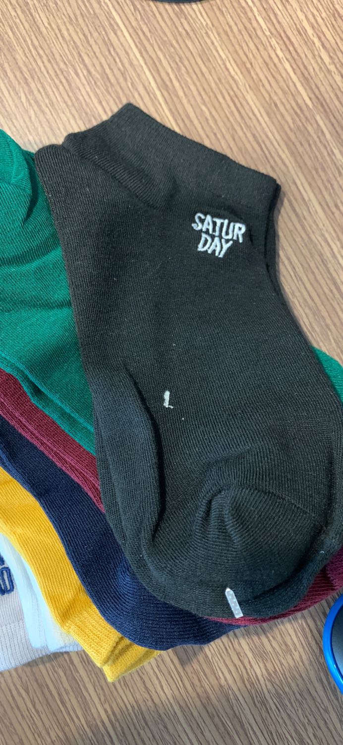 Vớ vải đẹp, có túi đựng, nhưng ko giống hình như miêu tả , màu cũng ko giống