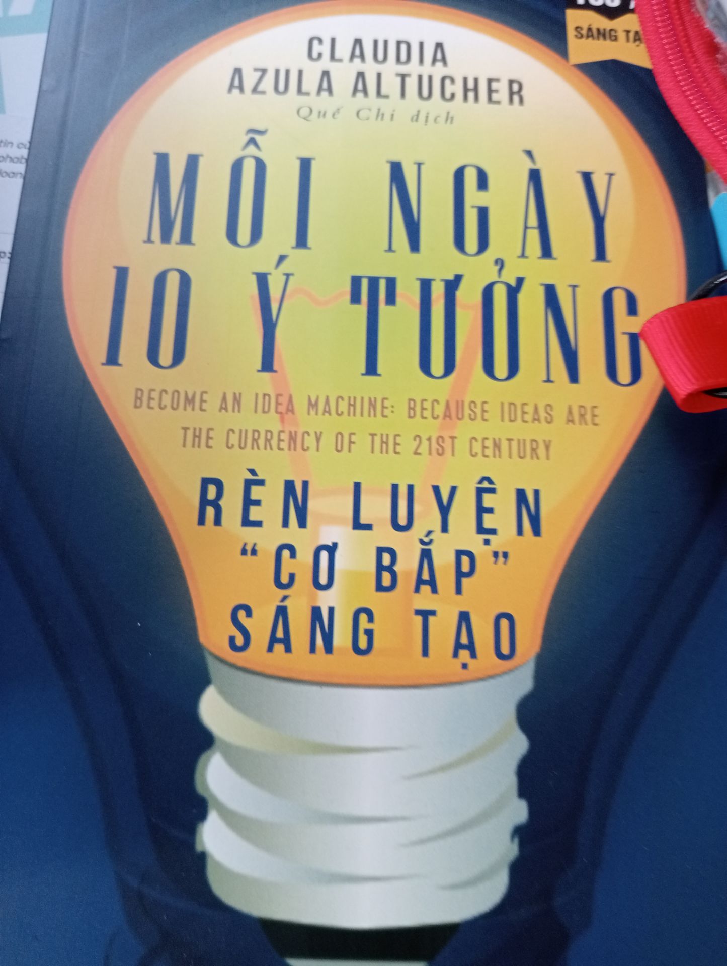 Lúc đầu nhận hàng khá shock vì cách đống gói quá tệ , nhưng shop bọc cx khá là kĩ . Sách mới có mùi và rất bổ ích . Trải nghiệm mua hàng lần này rất ưng ý