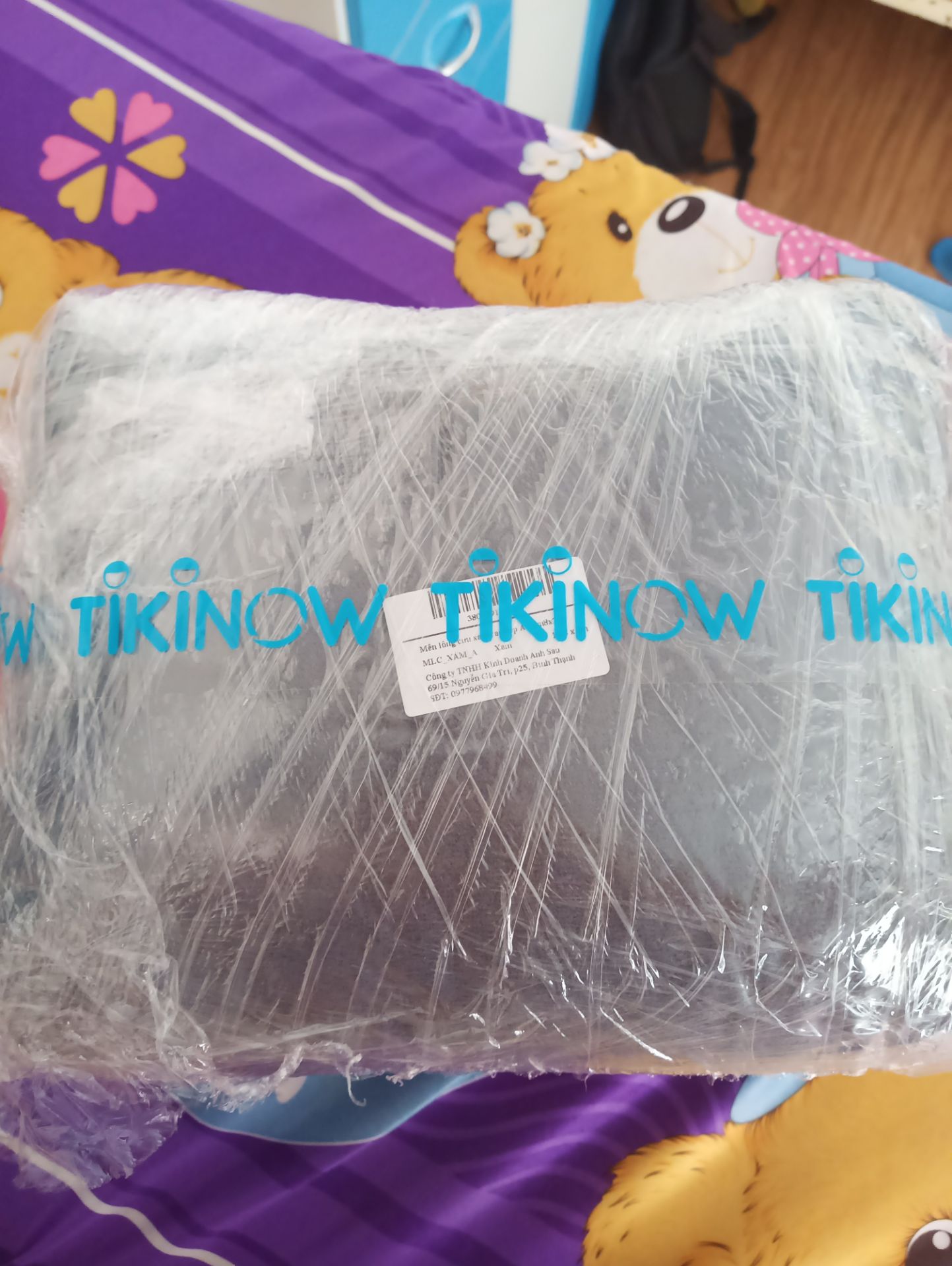 Đóng hàng gọn gàng chắc chắn. Shipper giao hàng nhanh, thân thiện với khách hàng. Chăn đúng như quảng cáo mền, rộng và rất ấm. Lần đầu tiên mình order shop mình thấy rất hài lòng về sp shop cung cấp ??