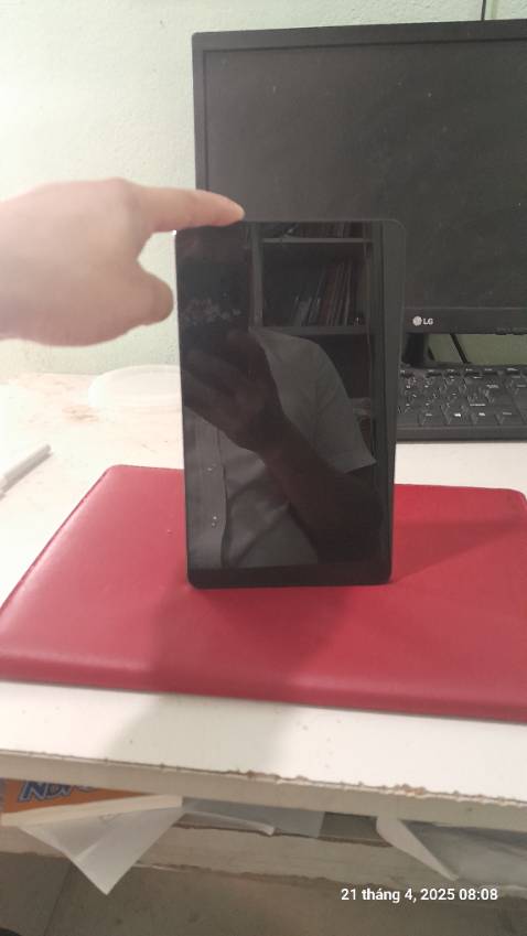 Máy đẹp, cầm đầm tay
Phục vụ tốt nhu cầu cơ bản
Loa kép vừa phải, không quá to
Màn HD nên xem phim hơi rỗ một chút
Với các công việc thường dùng của mình thì cơ bản đảm bảo (duyệt web, email, xem file pdf, powerpoint, word, excel,....)