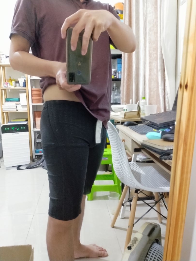 Quần bơi có kich cỡ và chất liệu đúng như mô tả, có nón và nhét tai khuyến mãi, mặc vào cảm giác khá tốt. (nhét tai hơi mã, nên mình ko dùng được, nón đội ok) Quần bơi có kich cỡ và chất liệu đúng như mô tả, có nón và nhét tai khuyến mãi, mặc vào cảm giác khá tốt. (nhét tai hơi mã, nên mình ko dùng được, nón đội ok)