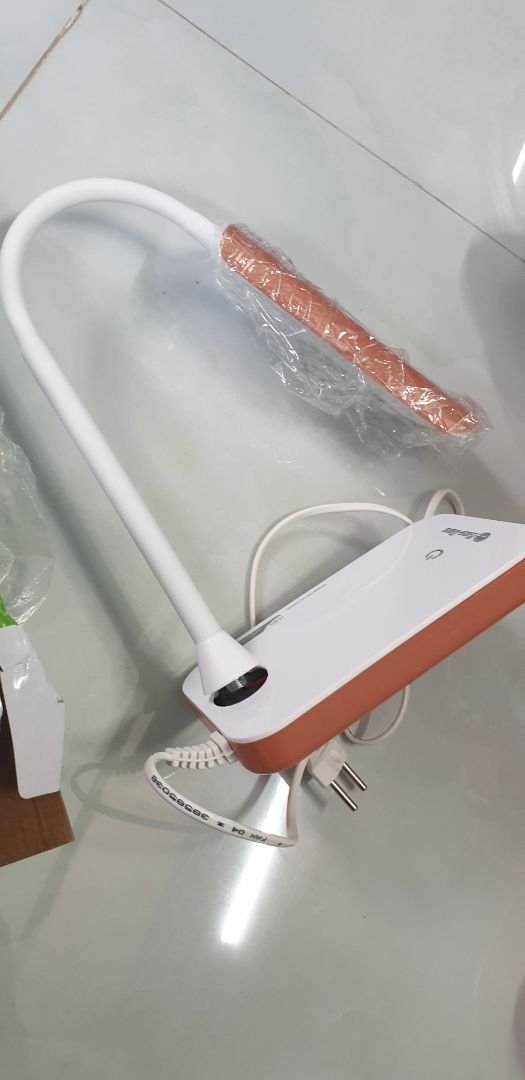 Đóng gói ko cẩn thận.... đèn bị gãy.....Mong Kiti sớm được đổi cái khác...