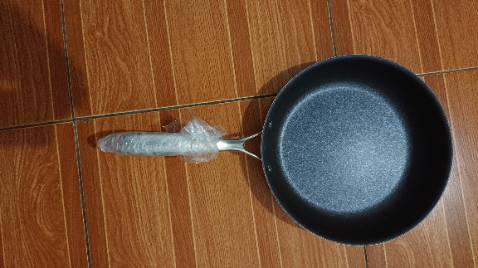 Giao hàng rất nhanh, nhanh hơn các sàn khác. Sản phẩm chắc chắn, sáng đẹp